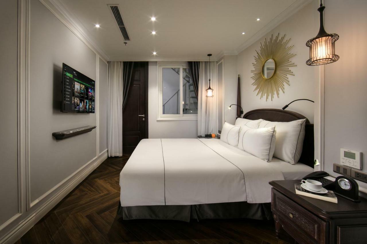 Canary Hotel