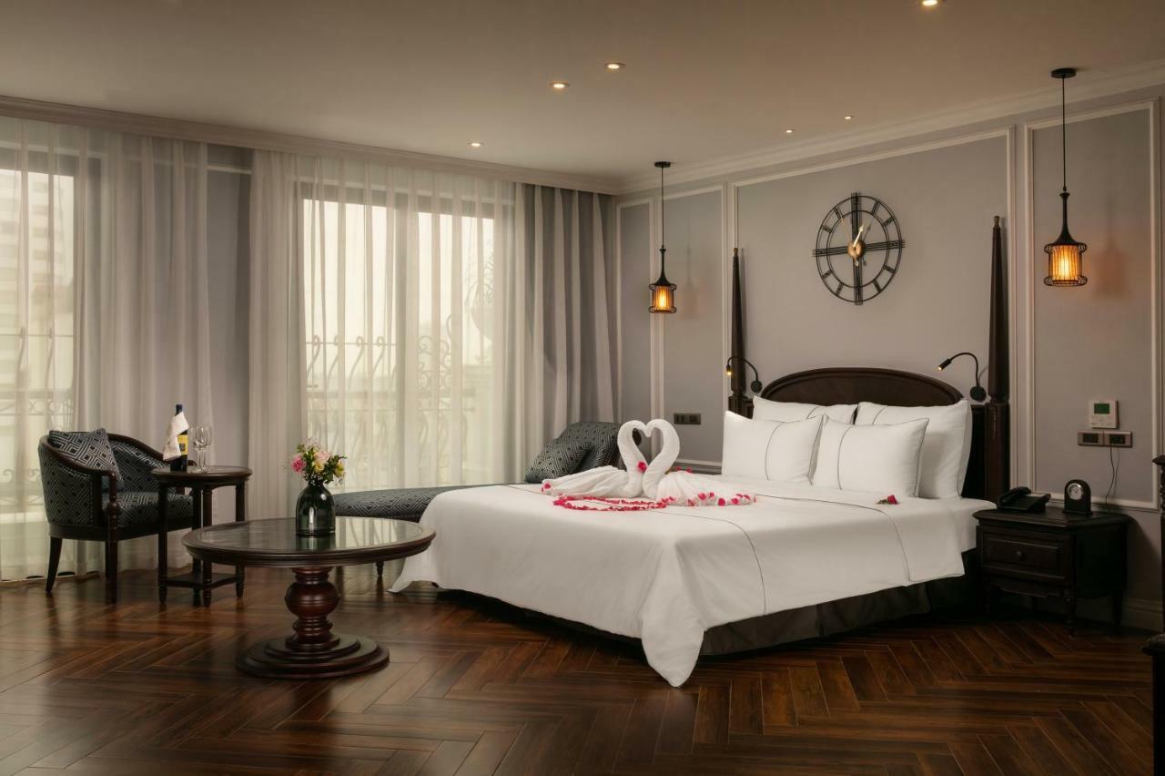 Canary Hotel