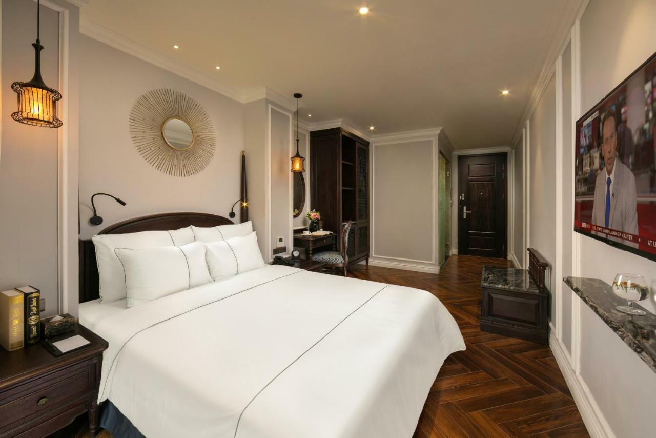 Canary Hotel